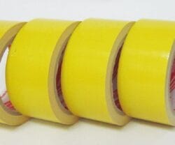 Băng keo vàng đục 5P dán chắc chắn, bền bỉ, tiện dụng cho văn phòng và đóng gói